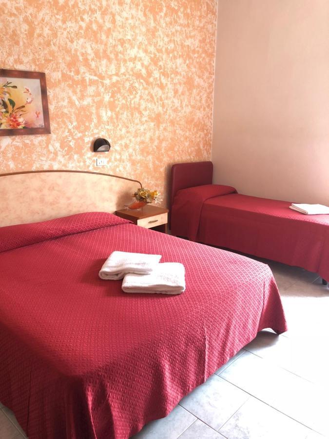 Hotel Serenella Vintage リミニ エクステリア 写真