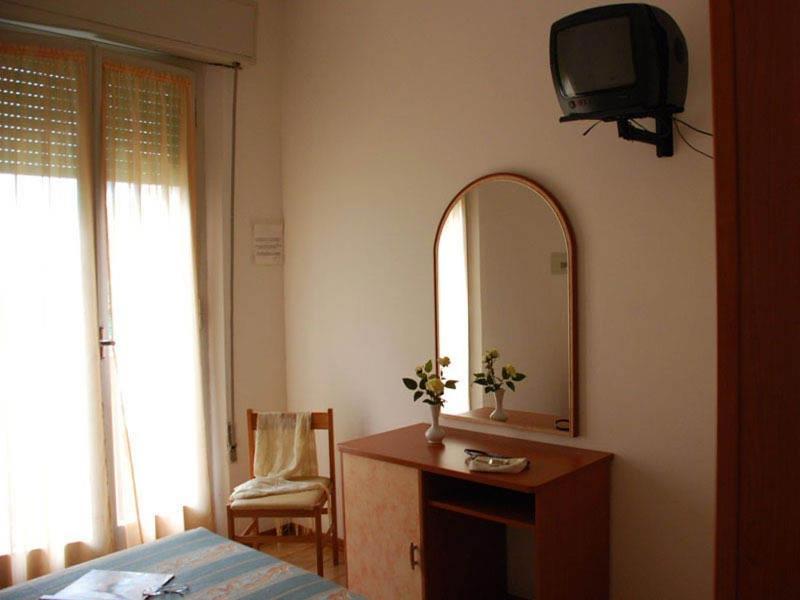 Hotel Serenella Vintage リミニ エクステリア 写真